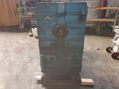 NRM 3 1/2" Rubber Extruder