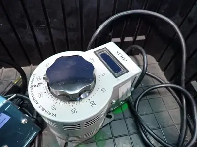 Variable Auto Transformers