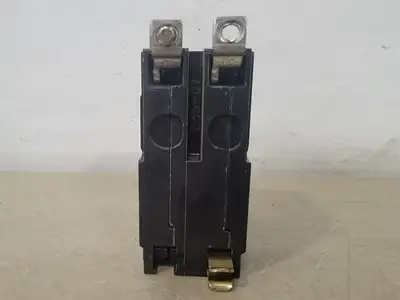 USED SQUARE D QOB220