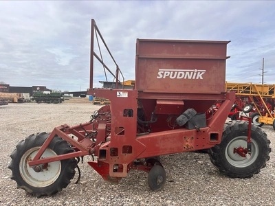 Used _UNKNOWN_ _UNKNOWN_ Planters Idaho US | Tri-Steel Manufacturing #1557067