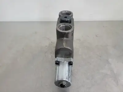 1-3/8" Hydraulic Valve Work Section I664-H-K153