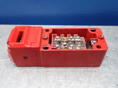 USED ALLEN BRADLEY 440KMT55026