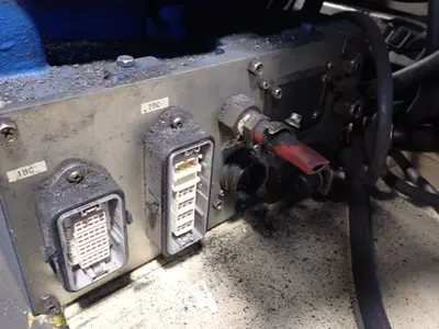 USED 2013 YASKAWA MOTOMAN MH6