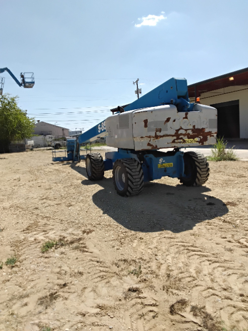 USED 2014 Genie S-85