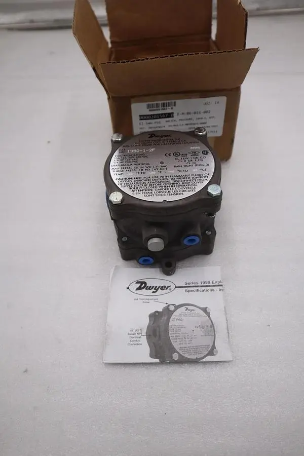1950-1-2F Dwyer- Pressure Switch- 114037-03 NEW WITH BOX STOCK G389A