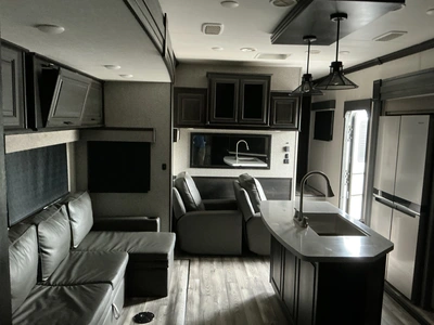 Used 2022 MESA RIDGE 395BHS Campers, Caravans, Motorhomes Michigan US | Miedema Asset Management Group #1372972