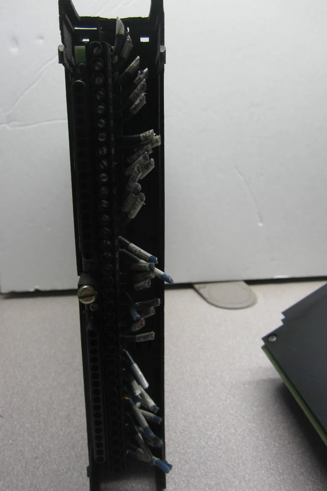 SCHNEIDER AUTOMATION TSX-DET-3242 INPUT MODULE TSXDET3242