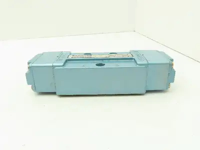 Honeywell Skinner S4AACHXX Pneumatic Directional Control Valve 5/2 Pos 150 PSI