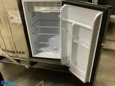 Lot (4) ever chill small refrigerators. 19” x 18” x 31”. Some dents and scratches