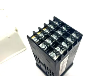USED DWYER, LOVE CONTROLS TEMPERATURE CONTROLLER 1/16 DIN SIZE