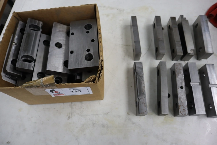 Used GENERIC GENERIC Jaws Minnesota US | Machinesused.com #1390014