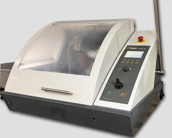 Item# L204 Struers Discotom-100 Automatic Saw #309