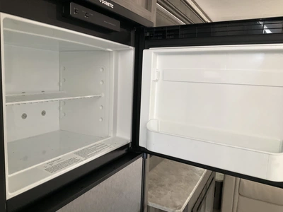 Used 2021 APEX 293RLDS Campers, Caravans, Motorhomes Michigan US | Miedema Asset Management Group #1327825