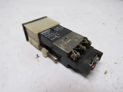Used EAO _UNKNOWN_ Relays & Switches | Arrow Industrial #640033