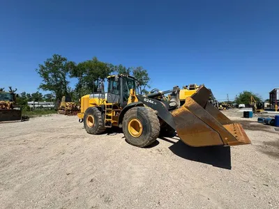 2015 John Deere 824K-II