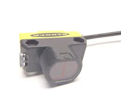 USED BANNER ENGINEERING 10-30VDC SENSOR 1311H