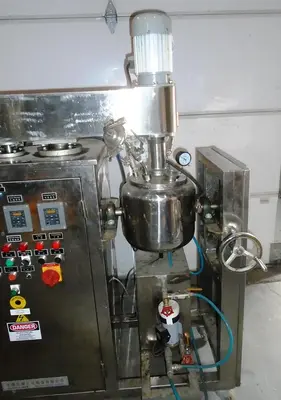 Used Model VEM-01 Vacuum Emulsifier Mixer