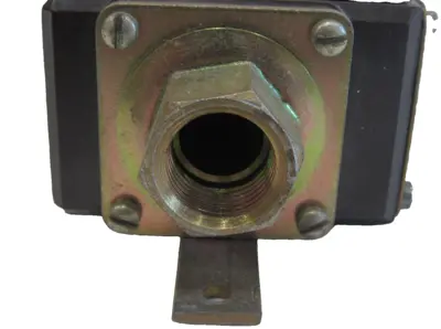 NEW SQUARE D 9016-BSG-1 VACUUM SWITCH 9016BSG1