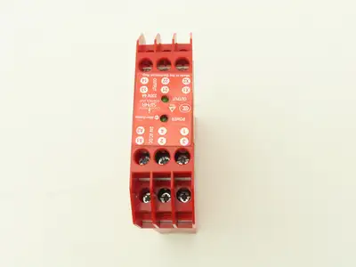 Allen Bradley 440N-S32013 Guardmaster Safety Relay Sipha Control Unit 24V Ser B