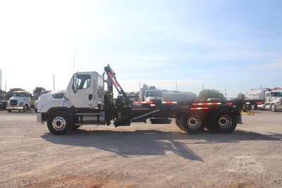 New | in-Stock 2027 FREIGHTLINER 114SD PLUS Rolloff Trucks Texas US | Roll Off Truck World #1507657
