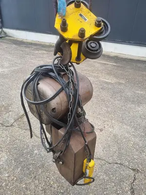 USED GIS ELECTRIC CHAIN HOIST 1500 KG