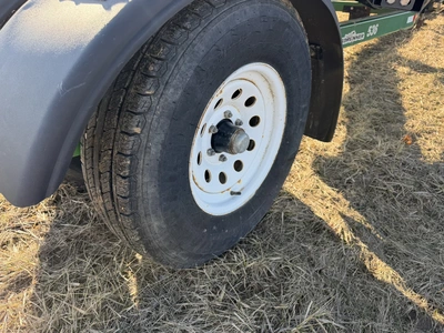 (1) Road Runner 36' dual axle header cart with pin stye hitch, size ST235/85R16 front and rear tires...