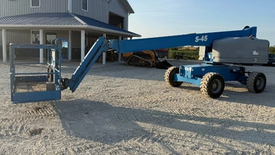 USED 2022 Genie S-45