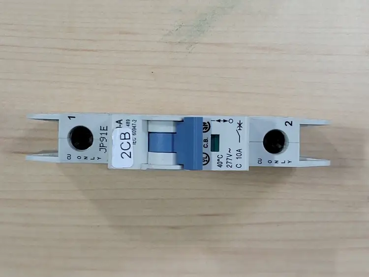 Used ALLEN-BRADLEY 1489-A1C100 Switchgears British Columbia CA | Lenmark #238702