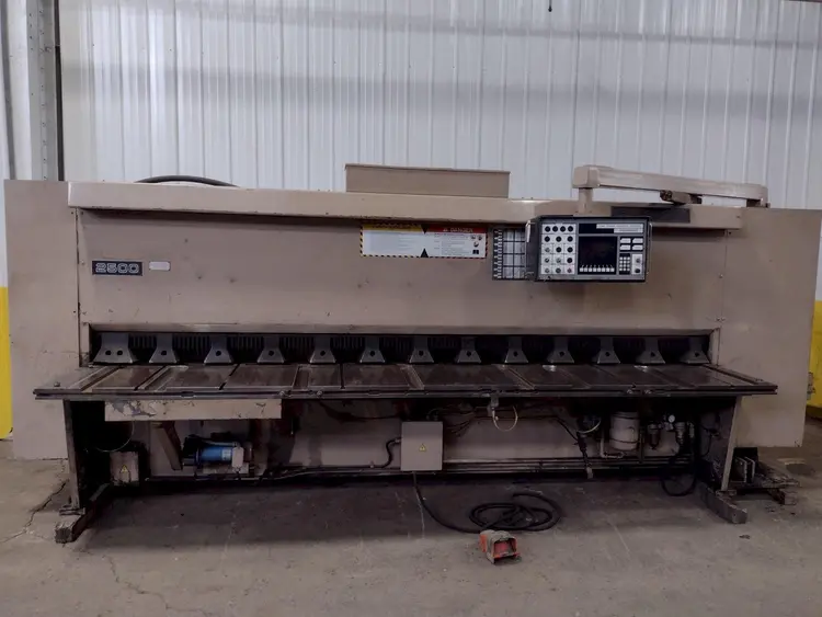 Used CINCINNATI MACHINES 2500 X 12 FSU II Power Squaring Shears (Inch) Ohio US | Yoder Brothers machinery #444128