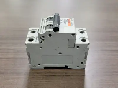 USED MERLIN GERIN 24453