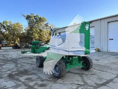 USED 2015 GENIE S40