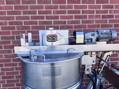 USED LEE 250 LITER SCRAPE AGITATION STAINLESS STEEL HALF JACKETED REACTOR W/ VFD