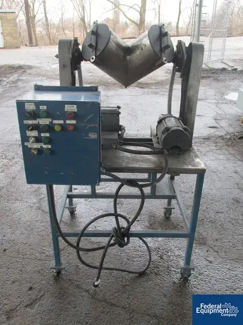 Used Patterson-Kelley 8 QUART P-K TWIN SHELL BLENDER, S/S, BAR Agitators, Blenders, Mixers Ohio US | Federal Equipment Company #125874