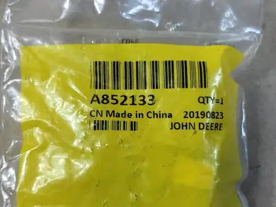 NEW JOHN DEERE A852133