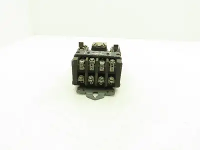 General Electric CR7006C101Q AC Motor Starter 7.5Hp 600VAC 110V Coil 3Ph