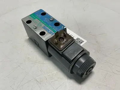 USED VICKERS DG4V-3S-2A-M-U-HL7-60-EN490