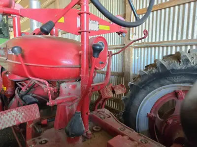 USED 1949 INTERNATIONAL MD