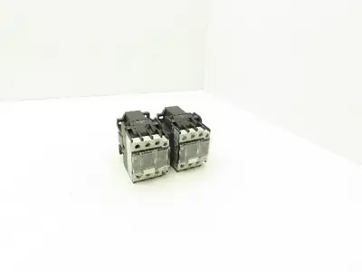 Shamrock Robusta TC1-D32 10 Reversing Motor Starter 3Ph 600V 25Hp 1NC Coil 120V