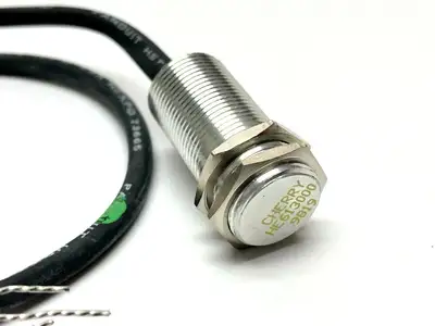 HE613000 | Cherry  Inductive Sensor 9819 - Used