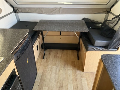 USED 2022 COLUMBIA ALINER EXPEDITION