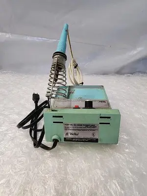 WELLER ELECTRONIC CONTROL SOLDERING STATION EC 1000