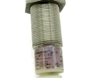NEW CUTLER HAMMER E57LBL18T111E5 PROXIMITY SENSOR