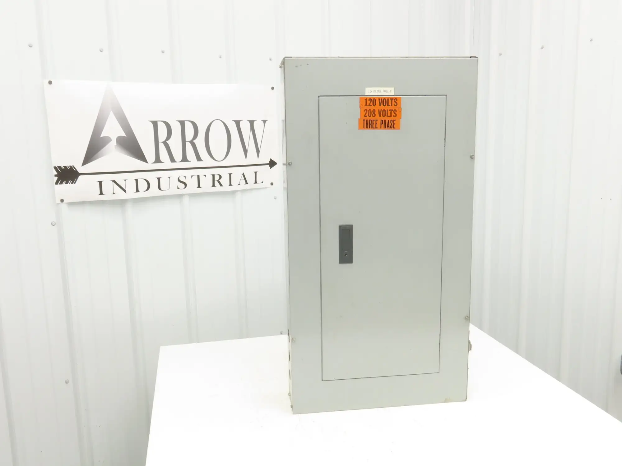 Siemens S1C30BL100ATS Load Center Panel Board 100A 208Y/120V 3Ph 4W Main Breaker