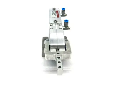 82L20-4435 | Destaco  Pneumatic Power Clamp 20mm Bore 5 - 60 Deg. Opening Angle - Used