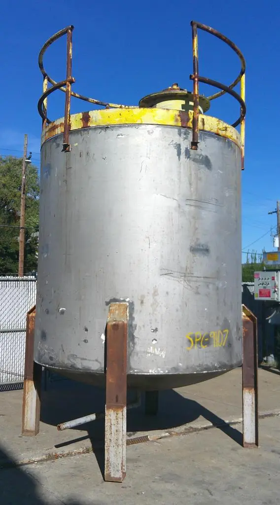 SPC9107  Tank 2900 gallon vertical tank, Stainless Steel, dish