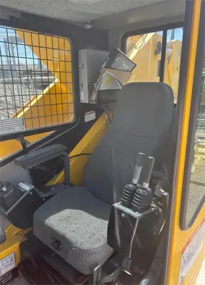 USED 2006 GROVE RT600E