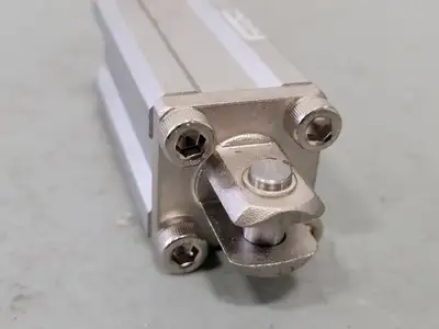 USED SMC CQ2D20-50DM