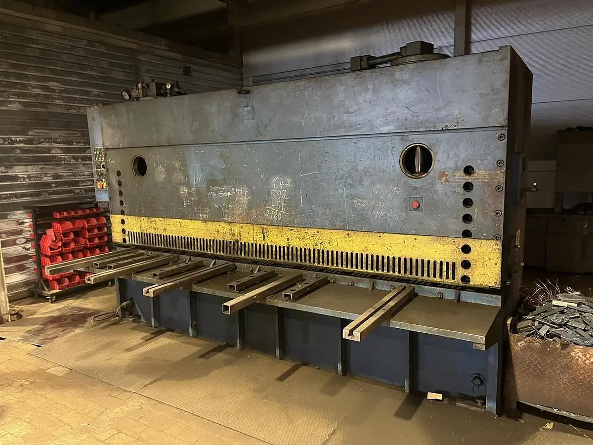 Used 1998 PIESOK 3000/16 Power Squaring Shears (Gauge) CZ | Amaron s.r.o. #1061702
