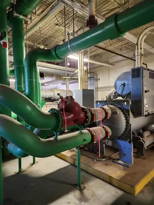 USED 2012 CARRIER 500 TON CHILLER