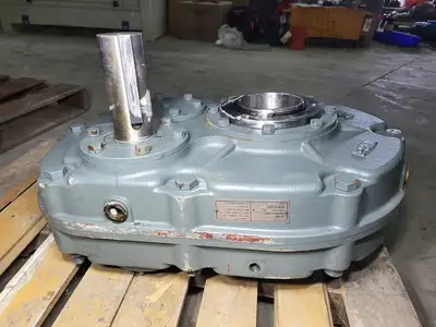 24.59 Ratio Toque-Arm Speed Reducer Size 725